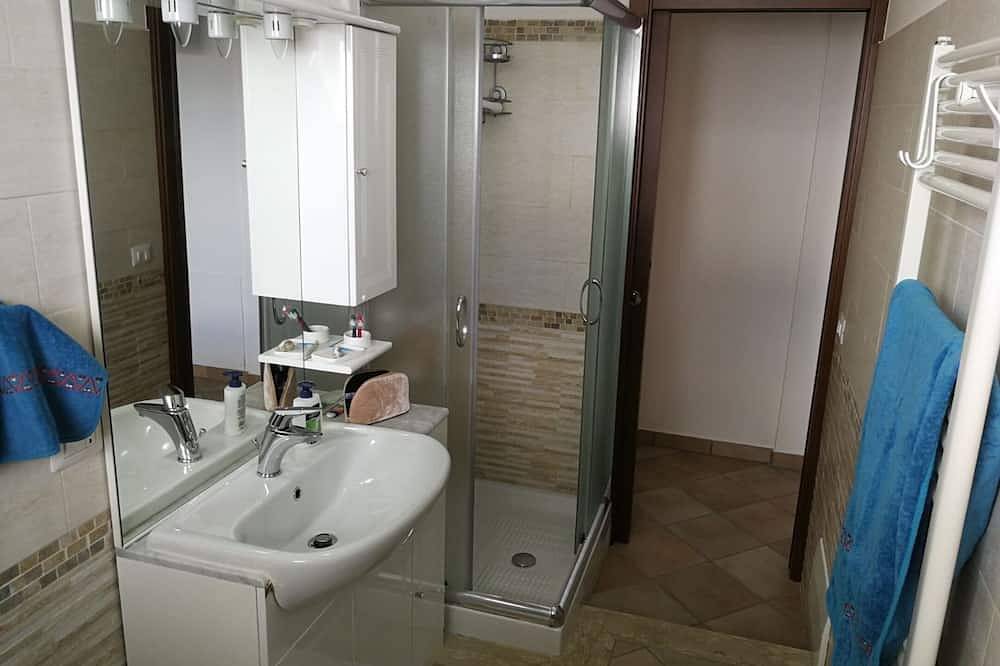 Apartamento entero, The beautiful panoramic sea view terrace, to experience the sea H24 in Martinsicuro, Provincia de Teramo