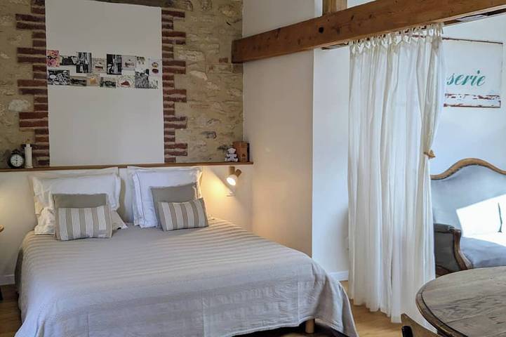 Location de vacances pour 15 personnes, avec sauna et piscine ainsi que jacuzzi et jardin dans Terranjou - 2