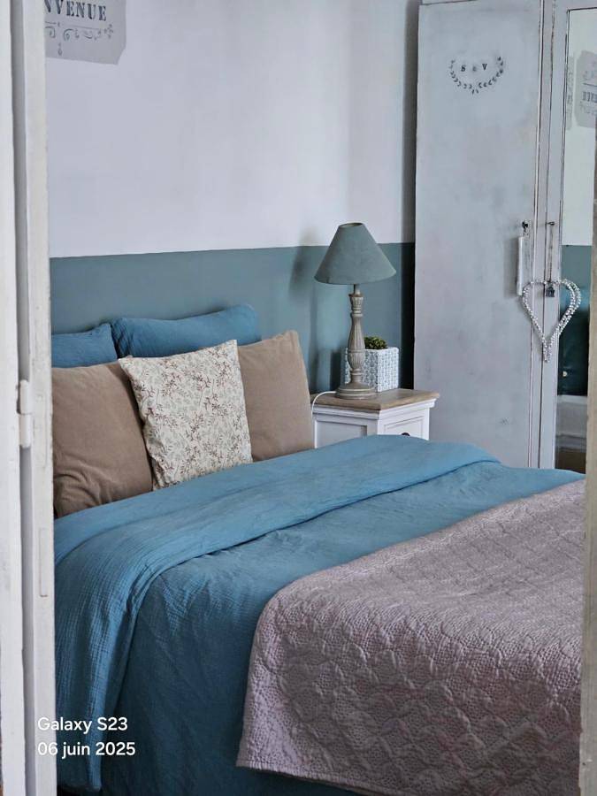 Chambre d’hôte pour 3 personnes, avec vue ainsi que jardin et terrasse