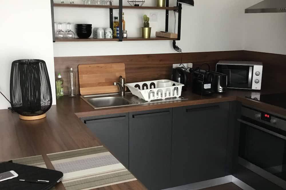 Apartamento entero, City center apartment with terrace at the foot of the cathedral. in Saint-Pol-de-Léon, Ceinture Dorée