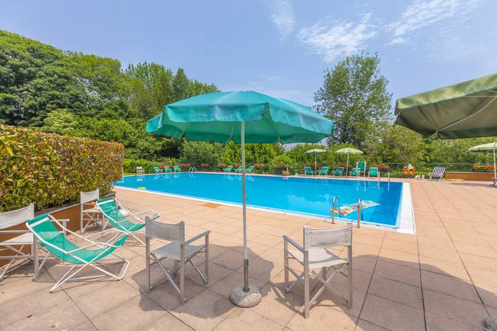 Holiday home for 5 people, with balcony and pool, child-friendly - 1