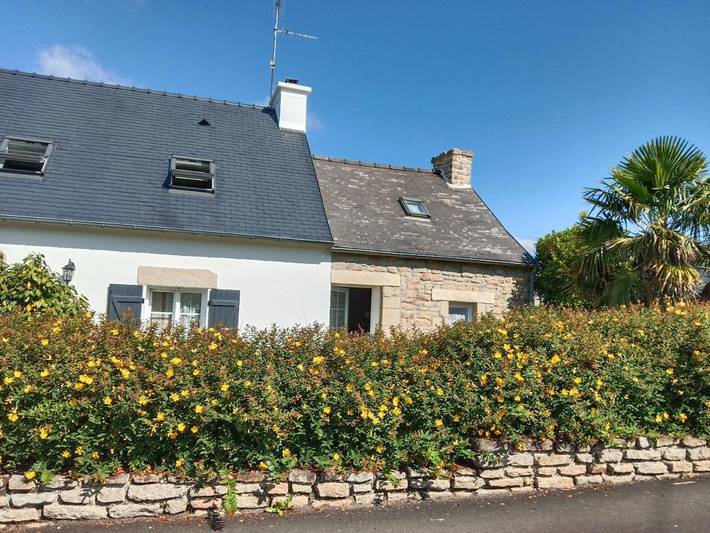 Location de vacances pour 4 personnes, avec jardin et vue, animaux acceptés à Trégourez - 2