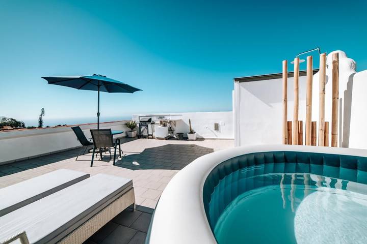 Ferienwohnung für 2 Personen, mit Balkon und Whirlpool in Adeje