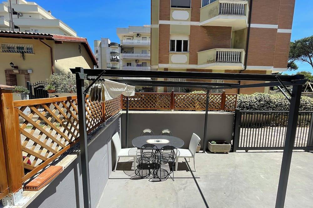 Entire apartment, Cozy retreat 300mt from the Sea, Your corner of Relax and Comfort in Neptune! in Nettuno, Rome Province