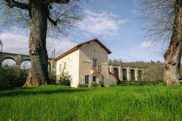 Gîte pour 4 personnes, avec piscine et jardin à Plombières-lès-Dijon