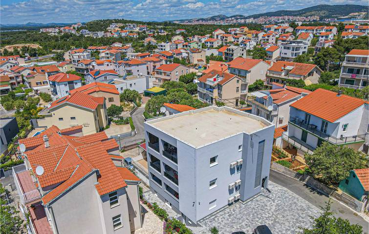 Ferienwohnung für 4 Personen, mit Garten in Sibenik - 3
