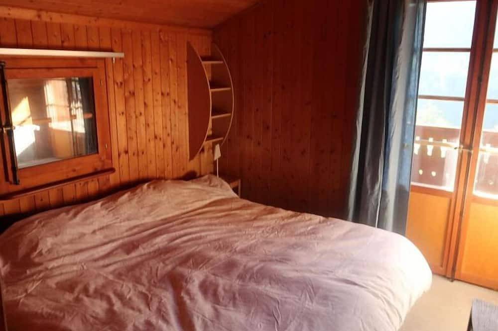 Appartamento intero, Champéry (Ch) winter/summer, confort apart. 4-5p. in wooden chalet, superb view! in Champéry, Portes du Soleil