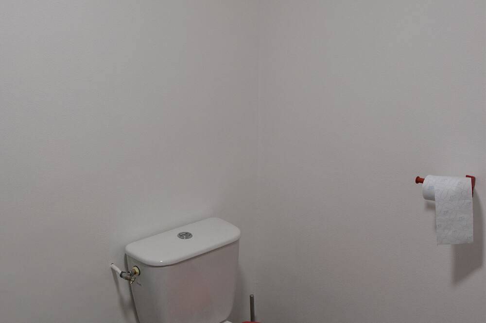 Apartamento entero, Studio in family home close to university and town center in Chambéry, Chambéry region