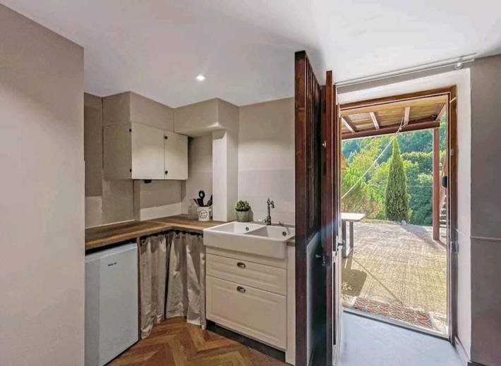 Gîte pour 4 personnes, avec terrasse et piscine ainsi que sauna et vue, animaux acceptés à Yzeron - 2