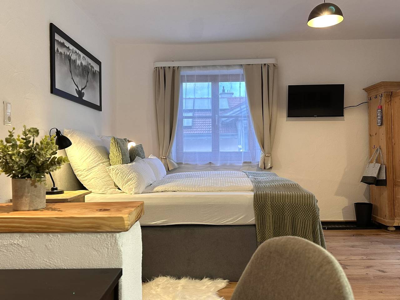 Ganze Ferienwohnung, Beim Schmied - Ferienwohnung Kathi 32qm mit Balkon in Schechen, Landkreis Rosenheim
