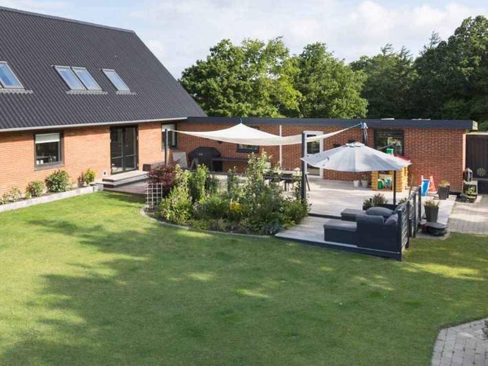 Ferienhaus für 14 Personen, mit Terrasse, kinderfreundlich in Hvalpsund