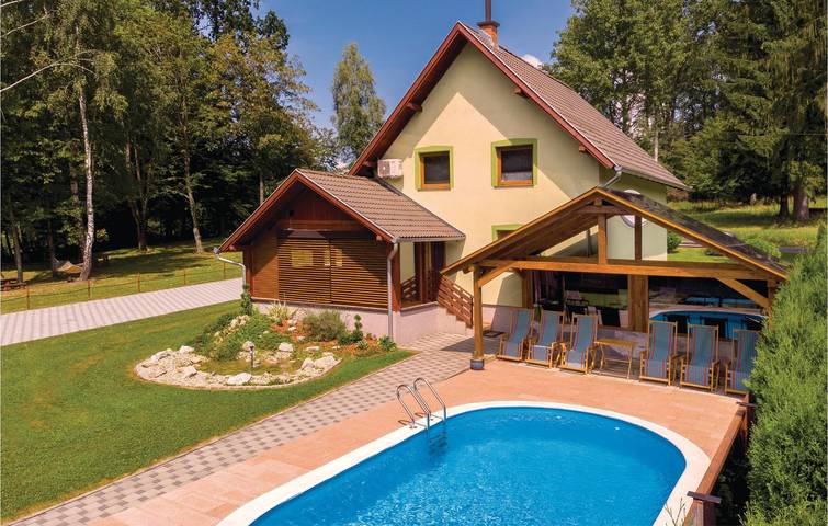 Gemütliche 2-Zimmer-Wohnung mit Pool, Terrasse und WLAN in Pozega-Slawonien