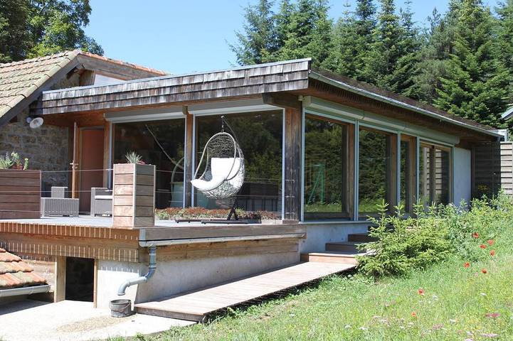 Gîte pour 2 personnes, avec Jacuzzi et Jardin dans Lac de Devesset