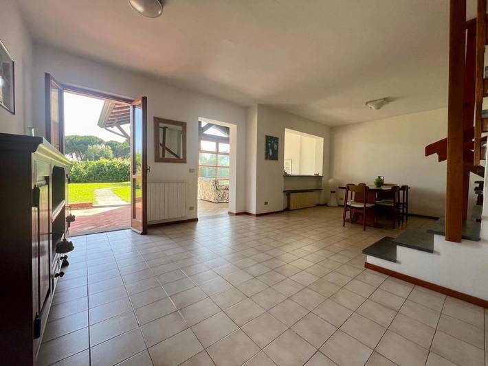 Villa für 4 Personen, mit Balkon und Terrasse sowie Garten und Ausblick in Massa - 4
