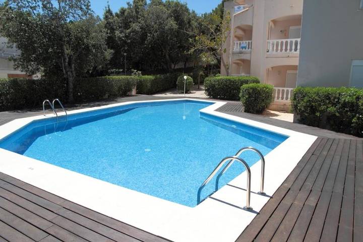 Ferienwohnung für 2 Personen, mit Balkon und Terrasse sowie Garten und Pool in Canyamel