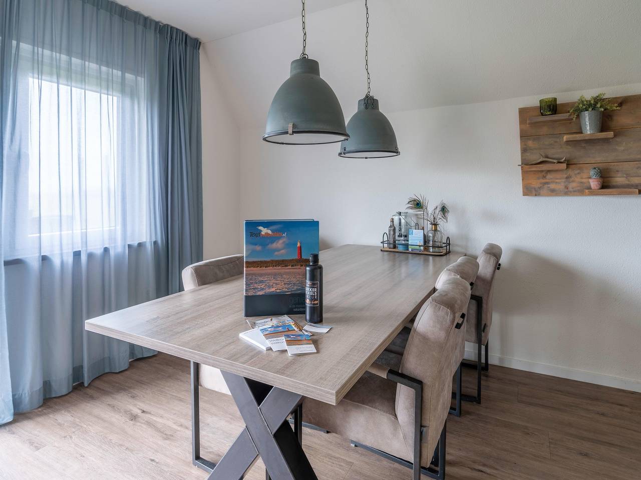 Geschmackvoll und modern eingerichtetes Ferienhaus für 6 Personen in De Waal, Westfriesische Inseln