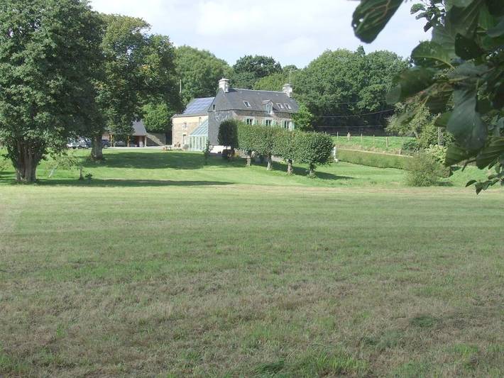 Chambre d’hôte pour 2 personnes, avec vue ainsi que terrasse et jardin à Quibou
