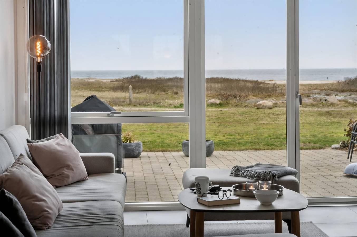 Hel lejlighed, Pet friendly apartment in Assens with house sea view in Assens, Lillebælt