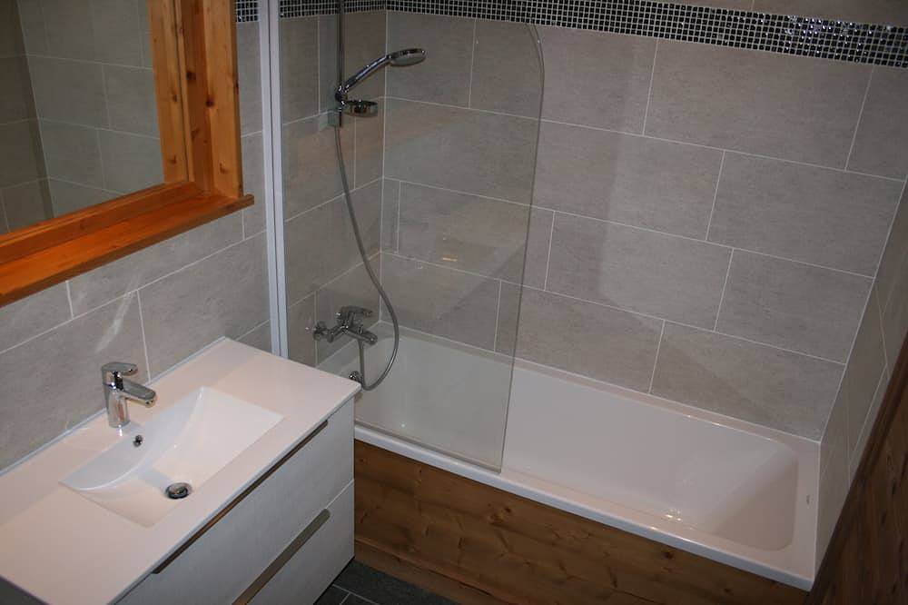 Apartamento entero, Nuevo apartamento cómodo en las pistas 6/8 in Bonneval-sur-Arc, Región de Saint-Jean-de-Maurienne