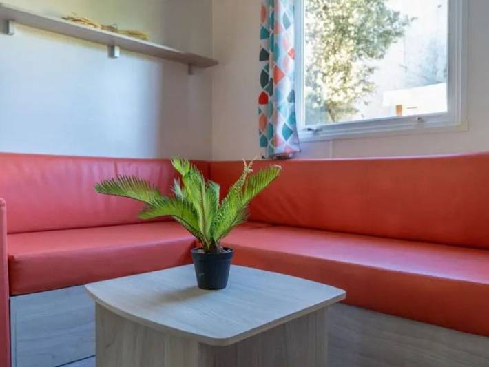 Mobil home pour 6 personnes, avec terrasse et piscine à Calvisson - 3