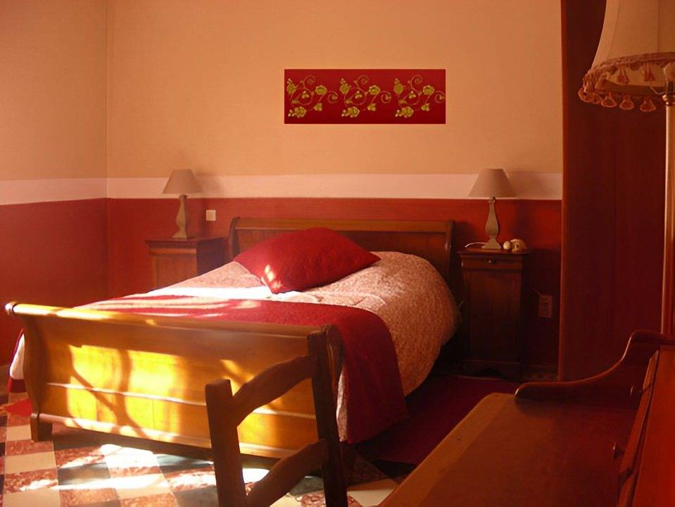 Escapade à Molitg - Chambre Rouge in Molitg-les-Bains, Parc naturel régional des Pyrénées catalanes
