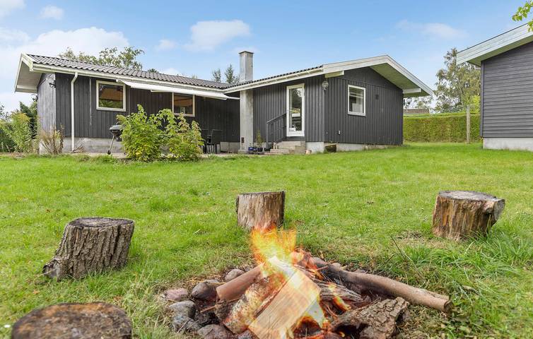 Ferienhaus für 6 Personen, mit Terrasse und Garten - 1