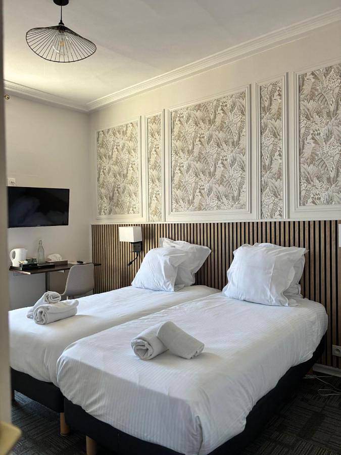 Hôtel pour 3 personnes à Bernay - 2