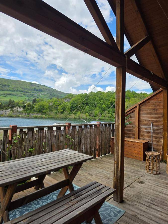 Maison de campagne pour 4 personnes, avec vue ainsi que terrasse et piscine dans Grand lac de Laffrey