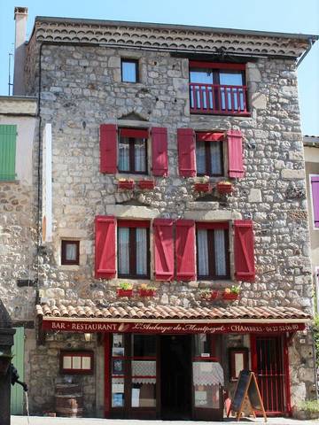 Hôtel pour 2 personnes, avec terrasse ainsi que jacuzzi et sauna à Montpezat-sous-Bauzon