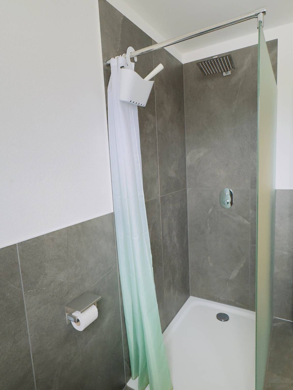 Ganze Wohnung, Ferienwohnung Adelsried 1 mit privater Terrasse und Wlan in Adelsried, Bayerisch Schwaben