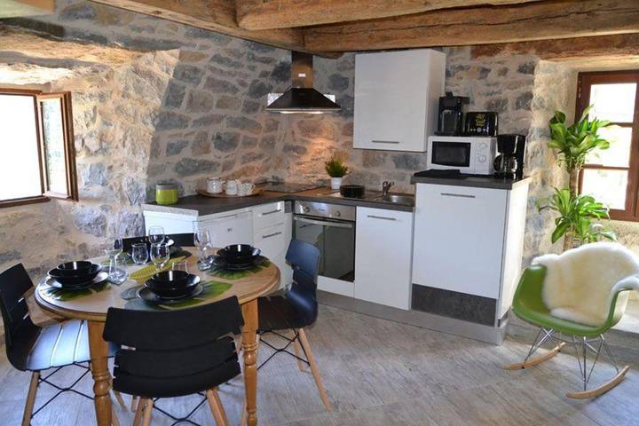 Studio pour 2 personnes, avec jacuzzi et jardin