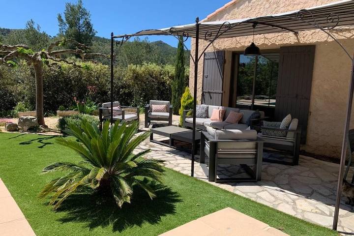 Location de vacances pour 8 personnes, avec Terrasse et Jardin ainsi que Piscine et Vue à Peypin - 4