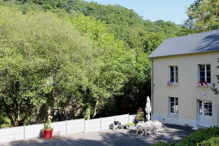 Location de vacances pour 4 personnes, avec jardin et vue, adapté aux familles dans Vire Normandie - 2