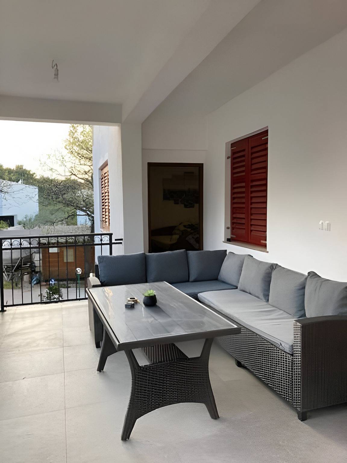 Ganze Wohnung, 2-Zimmer-Ferienwohnung mit Terrasse Pakostane, Biograd -a in Pakostane, Zadar