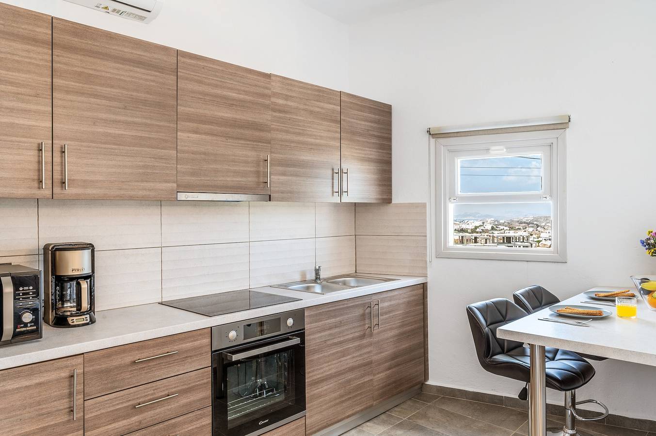 Vakantiehuis 'Sunset Horizon Villa' met Wi-Fi en airconditioning, foto 12