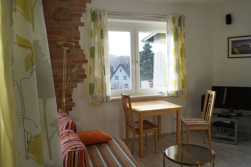 Ganze Wohnung, Ruhiges, modernes Apartment mit Seeblick in Gmunden, Bezirk Gmunden