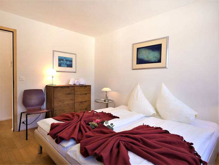 Ferienwohnung für 4 Personen, mit Balkon und Garten sowie Ausblick in Pontresina - 3