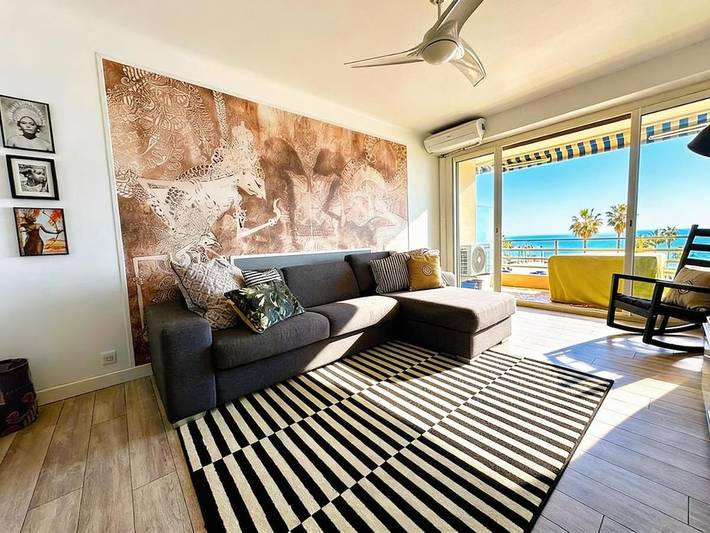 Gîte pour 4 personnes, avec vue et terrasse dans Office De Tourisme De Golf Juan