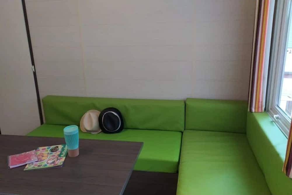 Camping 3 étoiles - Parc aquatique in Saint-Maime, Parc naturel régional du Luberon