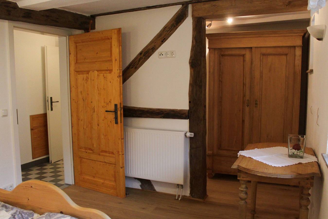 Ganze Wohnung, Ferienwohnung 'Gudde Stube' mit Gemeinschaftsterrasse, Gemeinschaftsgarten und Wi-Fi in Gudensberg, Schwalm-Eder-Kreis