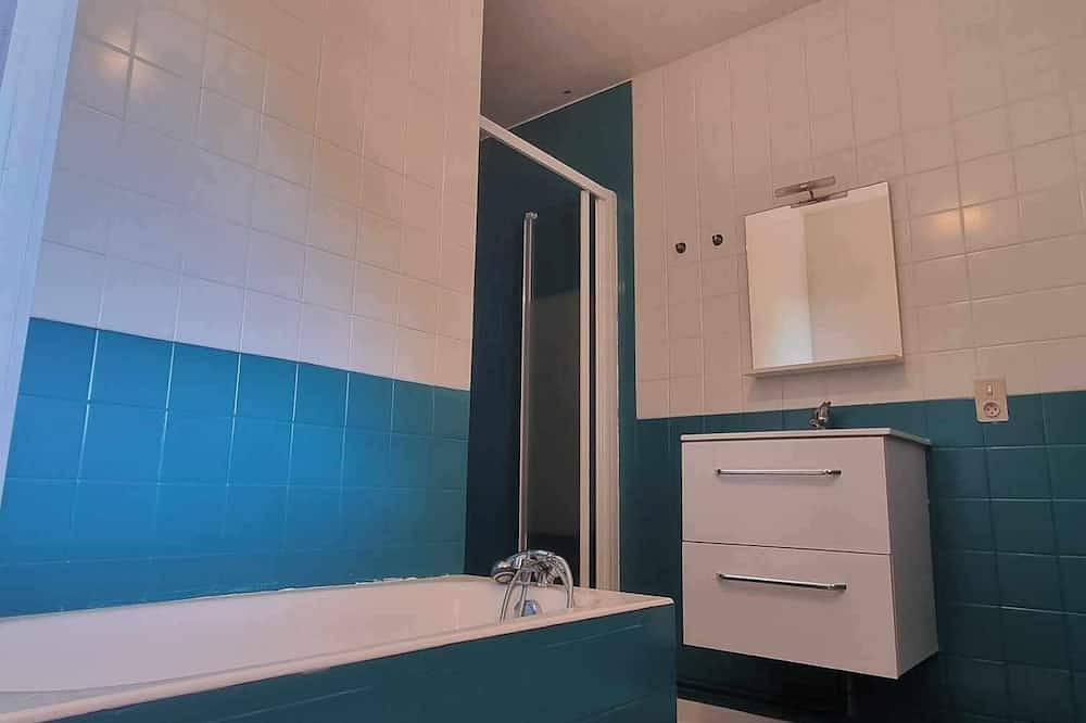 Valley-view ground floor (2-star rating) in Solliès-Toucas, Toulon region