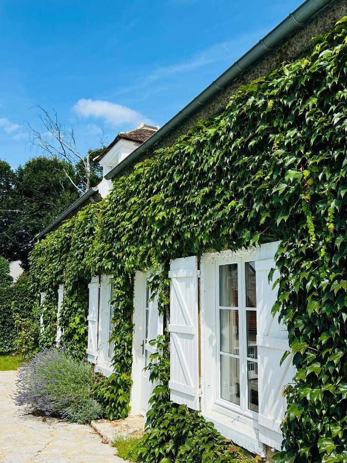Three-Bedroom Villa in Apremont (Oise), Oise
