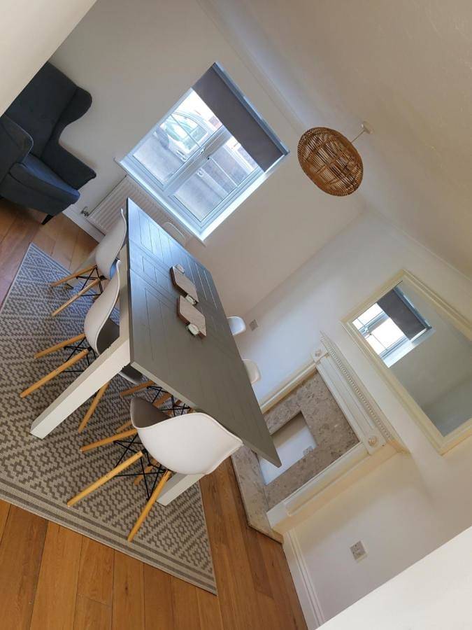 Location de vacances pour 12 personnes, avec Balcon et Terrasse ainsi que Jardin et Vue à Barry - 2