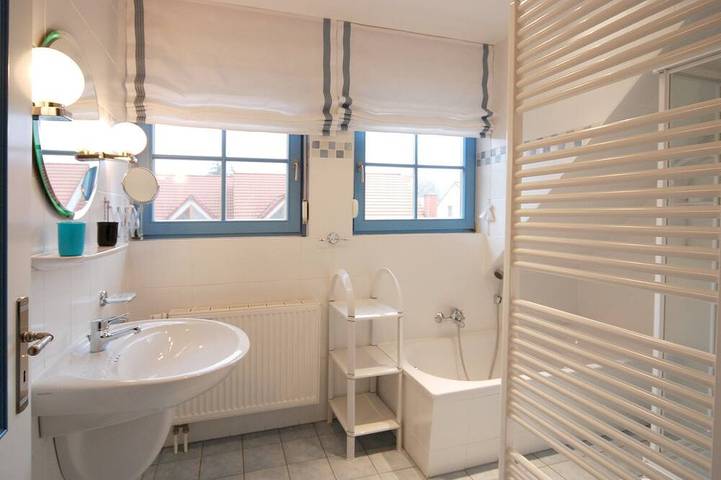 Ferienpark für 6 Personen, mit Terrasse und Sauna sowie Garten in Zingst - 4