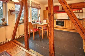 Gîte pour 5 personnes, avec jardin à Wiehl
