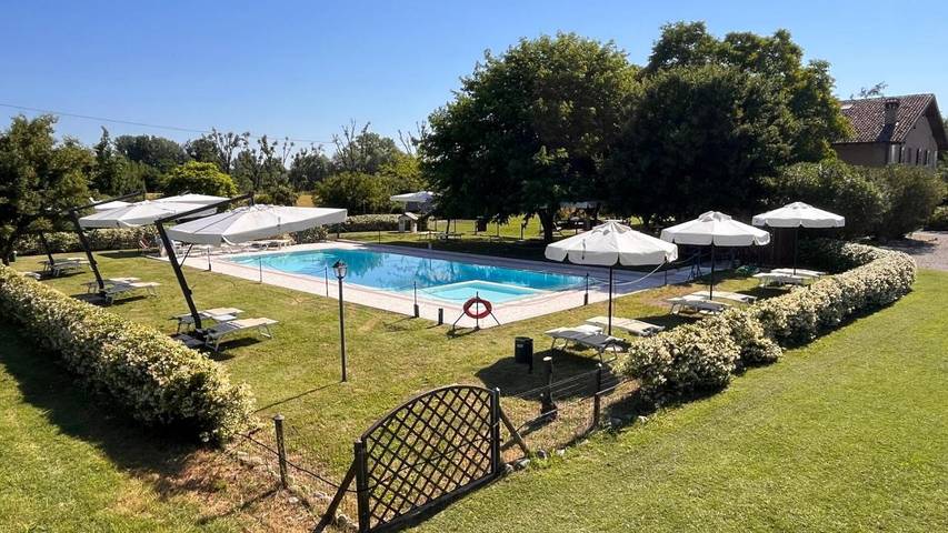 Agriturismo per 2 persone, con Idromassaggio e Giardino nonché Piscina e Panorama in Provincia di Bologna