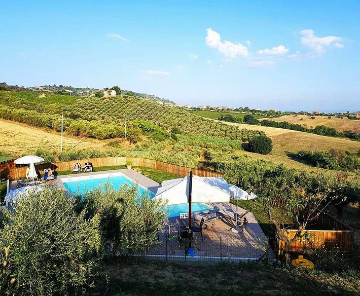 Appart’hôtel pour 2 personnes, avec Terrasse et Jardin ainsi que Bassin pour enfant et Piscine à Nereto