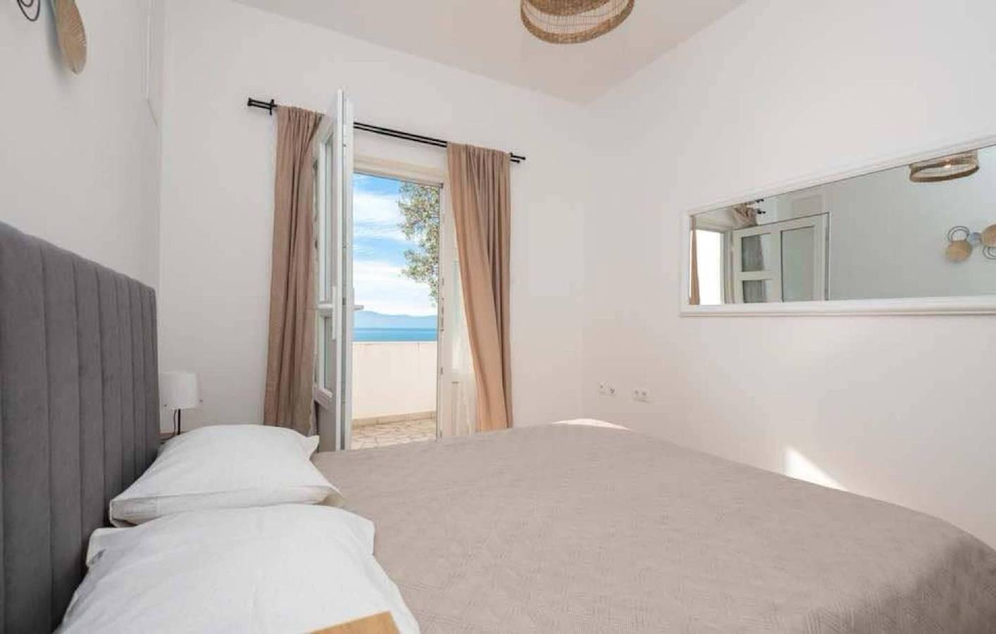 Ganze Ferienwohnung, Wohnung mit tollem Meerblick und 2 Bädern in Podaca, Makarska Riviera