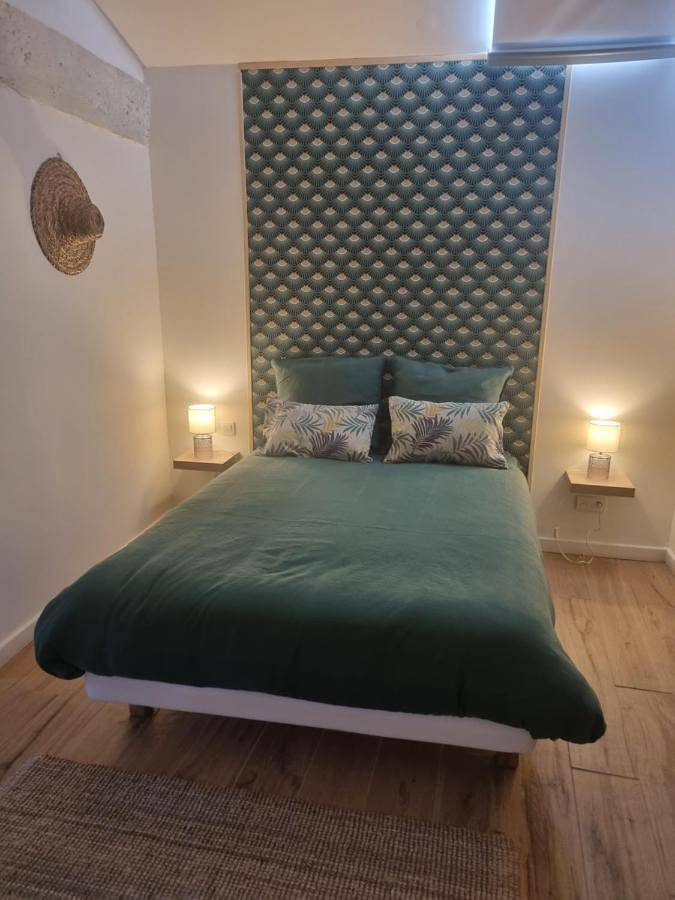 Maison d’hôte pour 2 personnes, avec Jardin et Vue à Sault