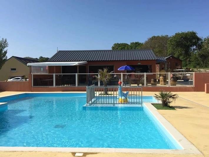 Camping voor 4 personen, met zwembad en kinderzwembad in Erquy